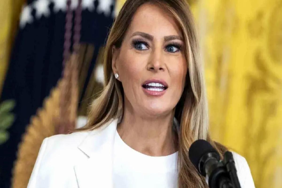 Melania Trump’ın Heykeli Çalındı
