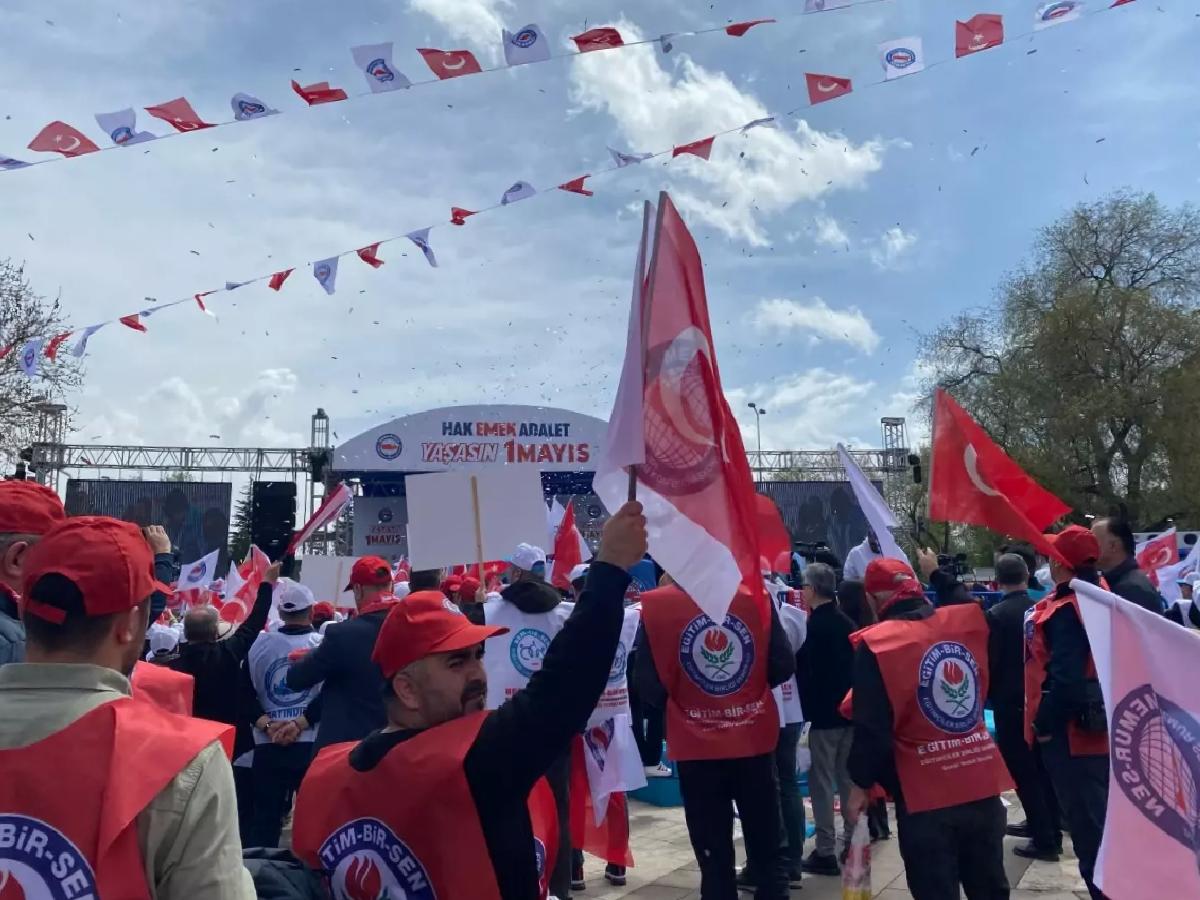 MEMUR-SEN 1 Mayıs’ta Yine Bir Ortaya Geldi