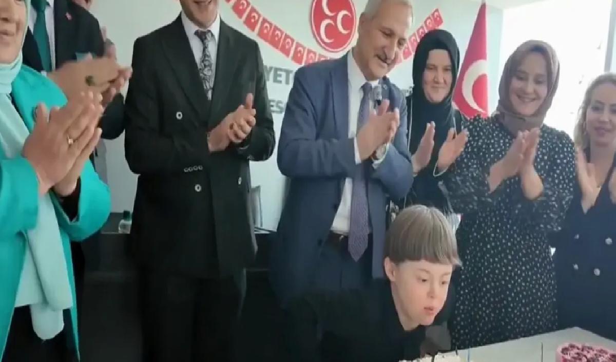 MHP’den Down Sendromlu Mert’e Doğum Günü Kutlaması