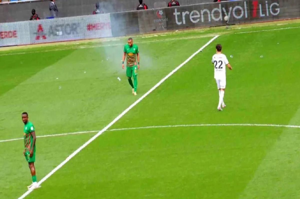 MKE Ankaragücü-Amed Maçı Olaylı Başladı