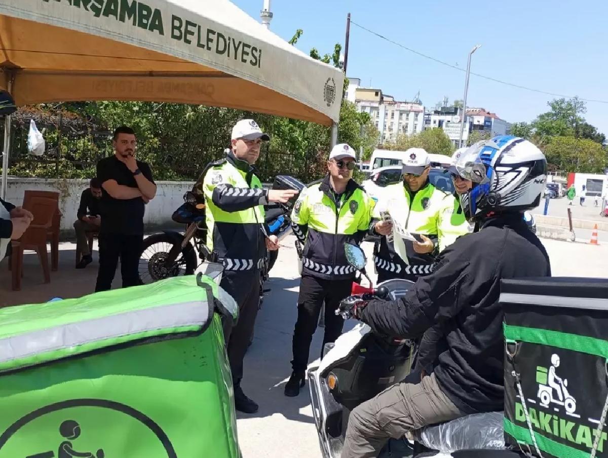 Motosiklet Şoförlerine Trafik Bilgilendirmesi