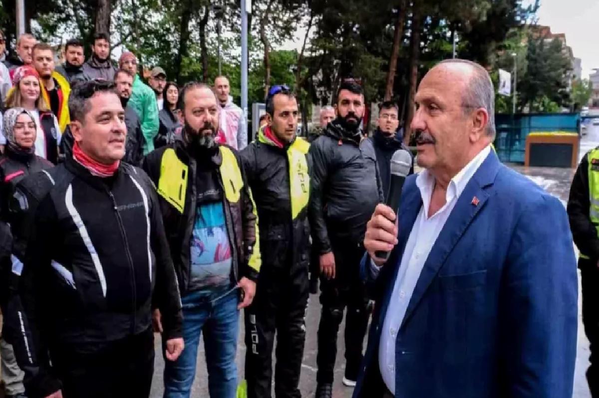 Motosiklet Tutkunları Türk Bayrağını Samsun’a Taşıyor