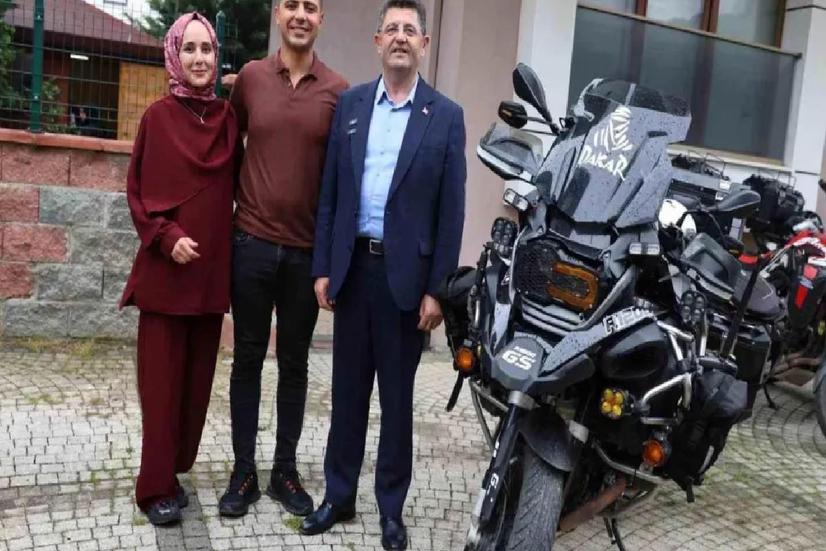 Motosikletle Umreye Giden Çift 25 Gün Sonra Dönüş Yaptı