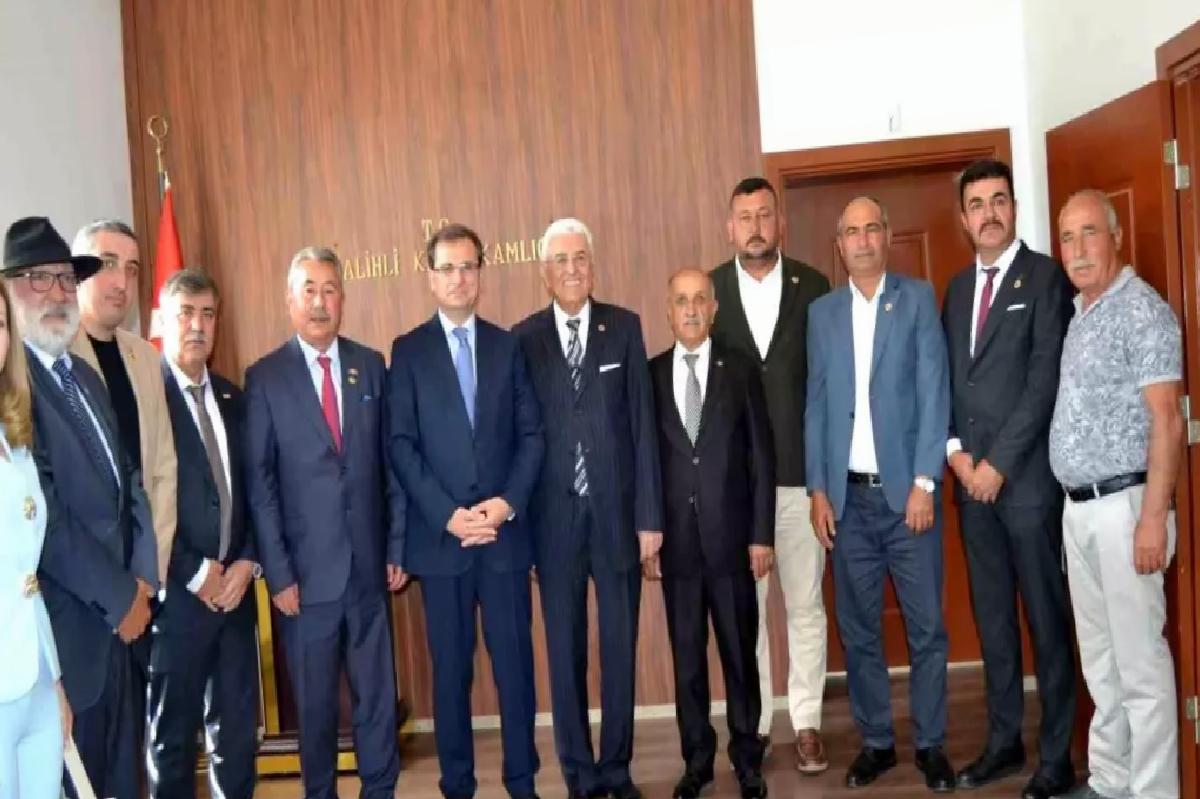 Muhtarlar Federasyonu Genel Başkanı Salihli’de Temaslarda Bulundu