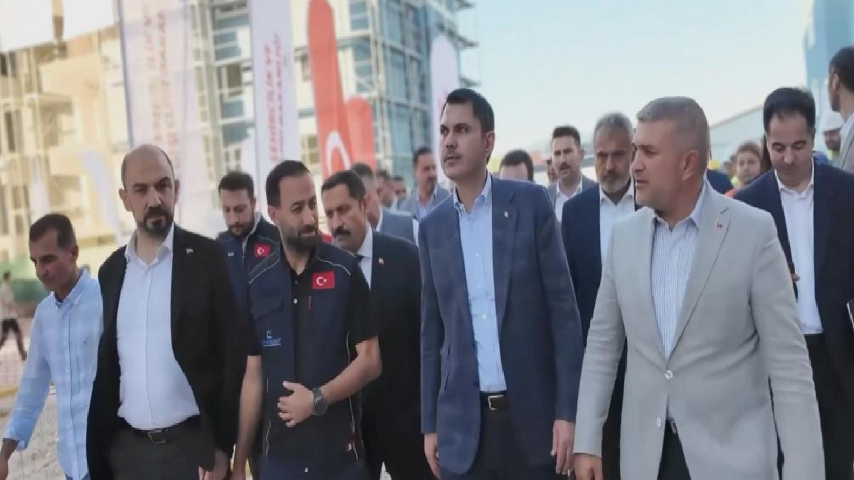 Murat Kurum, 1 Mayıs iletisinde zelzele bölgesinde çalışan çalışanlara yer verdi