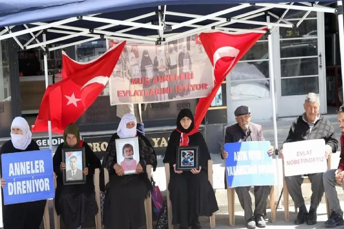 Muş’ta Aileler Çocukları İçin Hareket Düzenledi