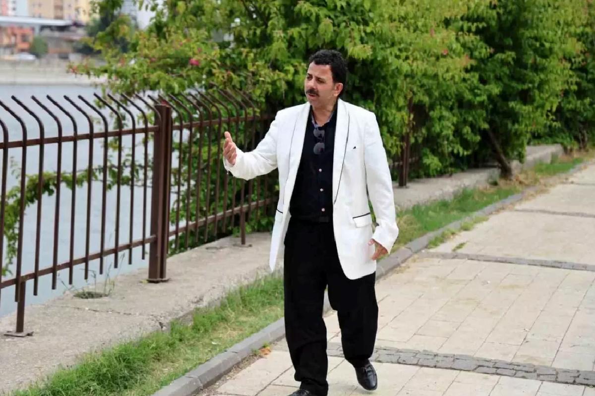 Müzik Hayallerini Gerçekleştiren Cemil