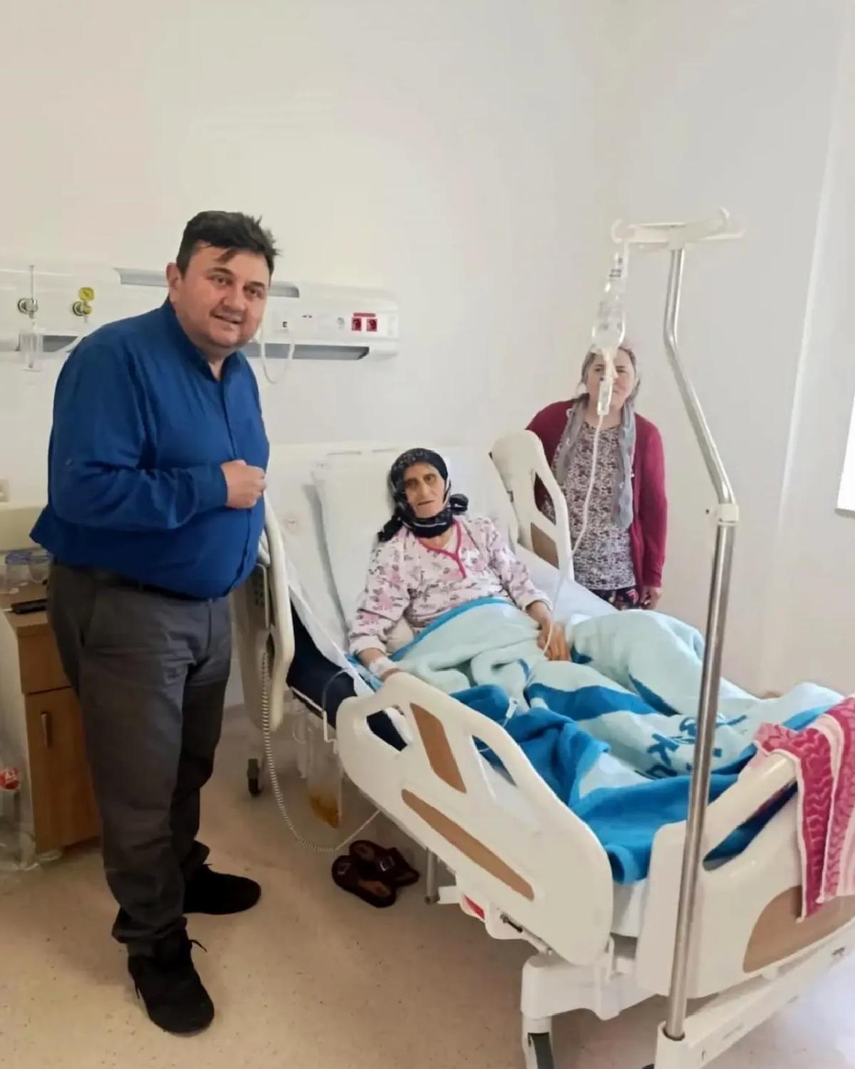Nejat Gülmez Anneler Günü’nde Hastaları Ziyaret Etti