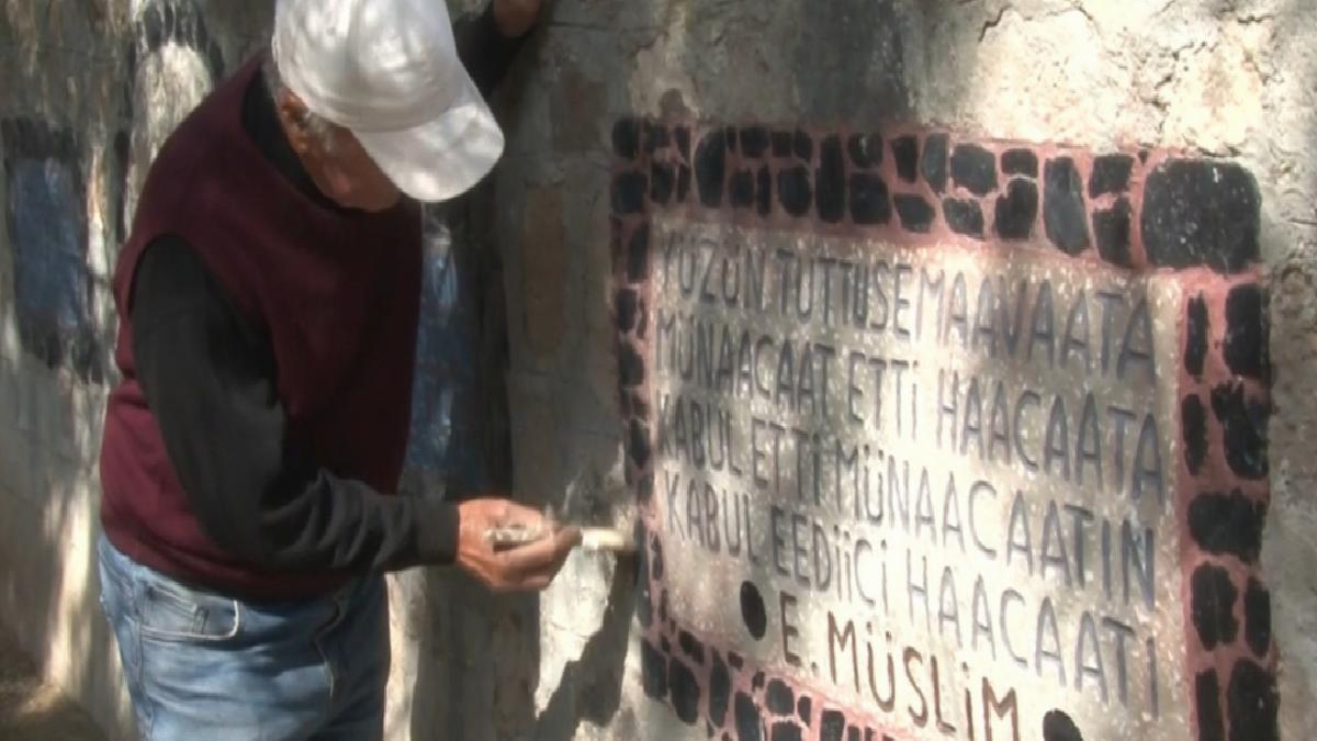 Nevşehir’de ölen eşine duyduğu aşkını taşlara kazıdı
