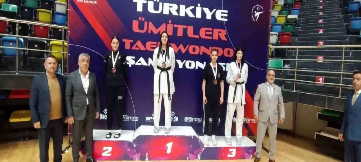 Nida Parıltı Çene, Tekvando Şampiyonası’nda 3. oldu