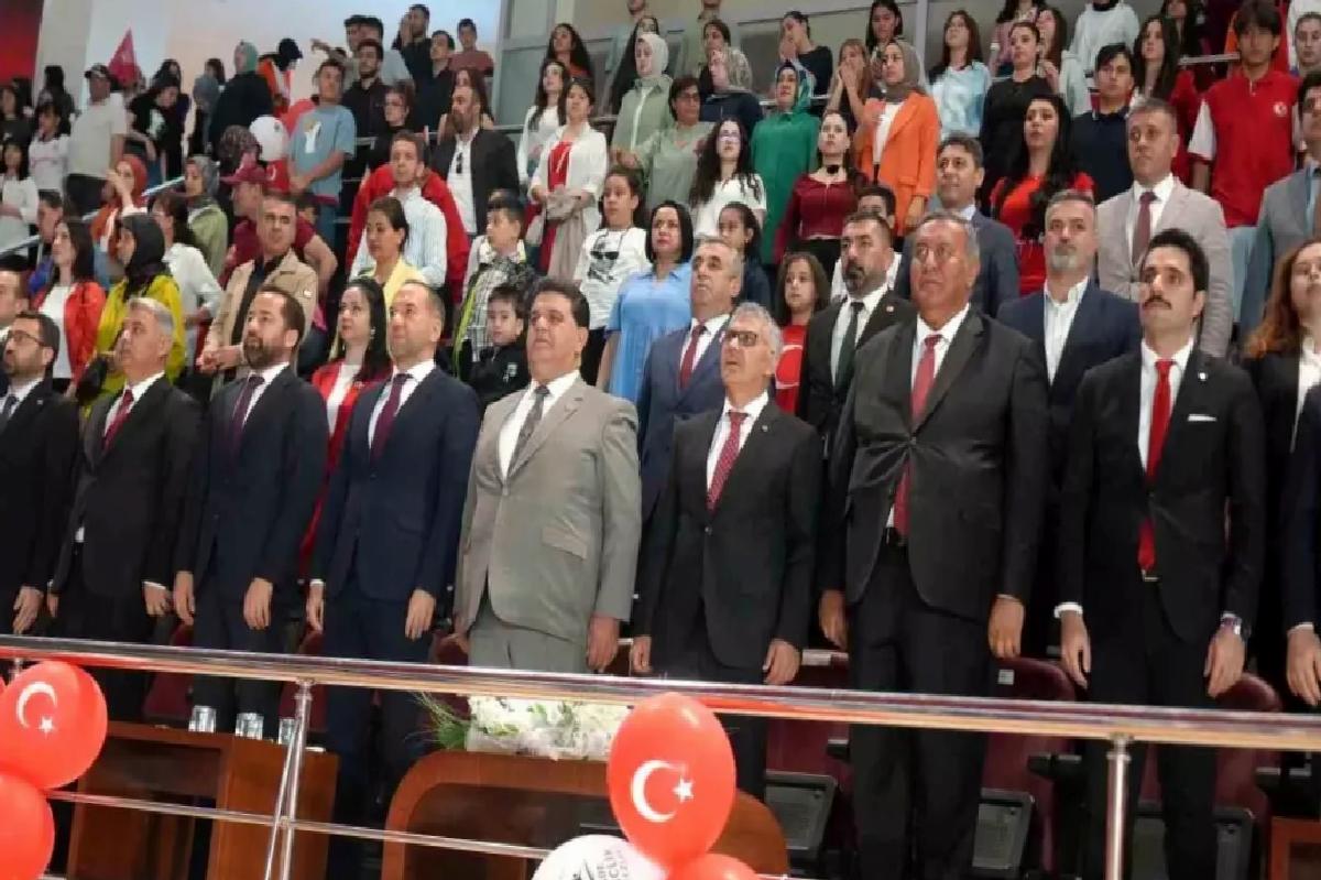 Niğde’de 19 Mayıs Atatürk’ü Anma ve Gençlik Spor Bayramı Coşkuyla Kutlandı