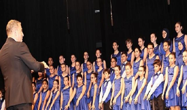 Nilüfer Çocuk ve Gençlik Koroları yıl sonu konserinde büyüledi