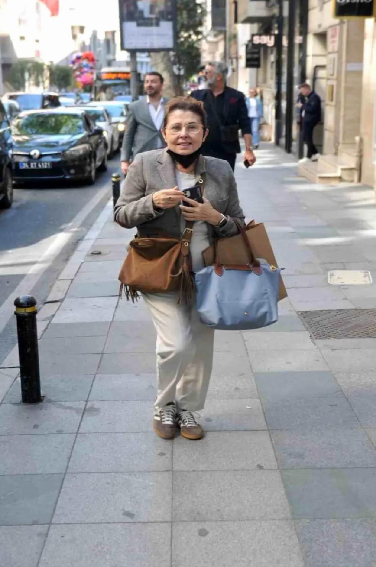 Nilüfer, Nişantaşı’nda Maskeyle Görüntülendi