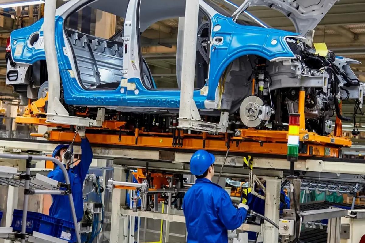 Nissan 10 bin çalışanıyla yollarını ayıracak