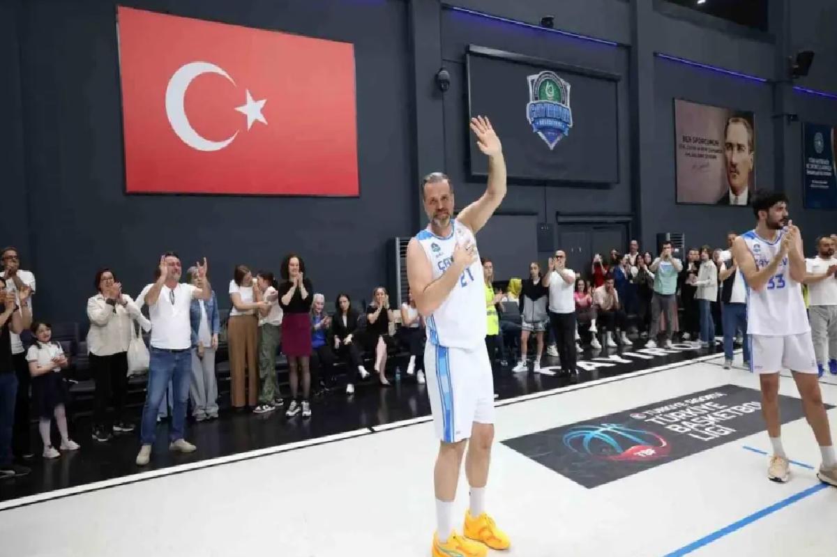 Oğuz Savaş, Basketbol Mesleğine Veda Etti