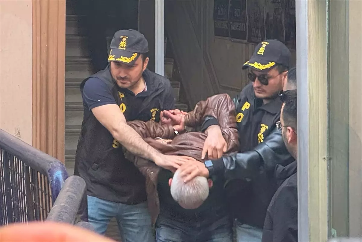 Özgür Özel’e Yumruklu Atak