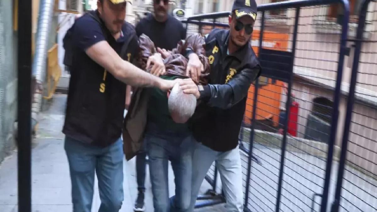 Özgür Özel’e yumruklu saldırıyı gerçekleştiren kuşkulu gözaltına alındı / Ek bilgiyle