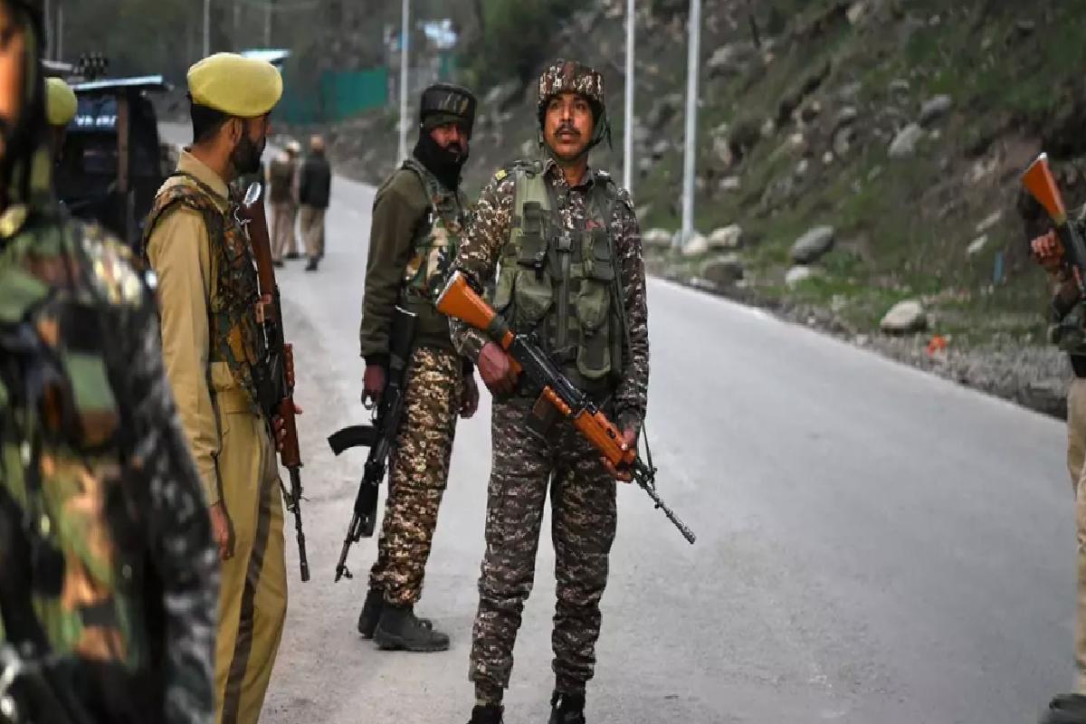 Pakistan, Hindistan’a Reaksiyon Gösterdi