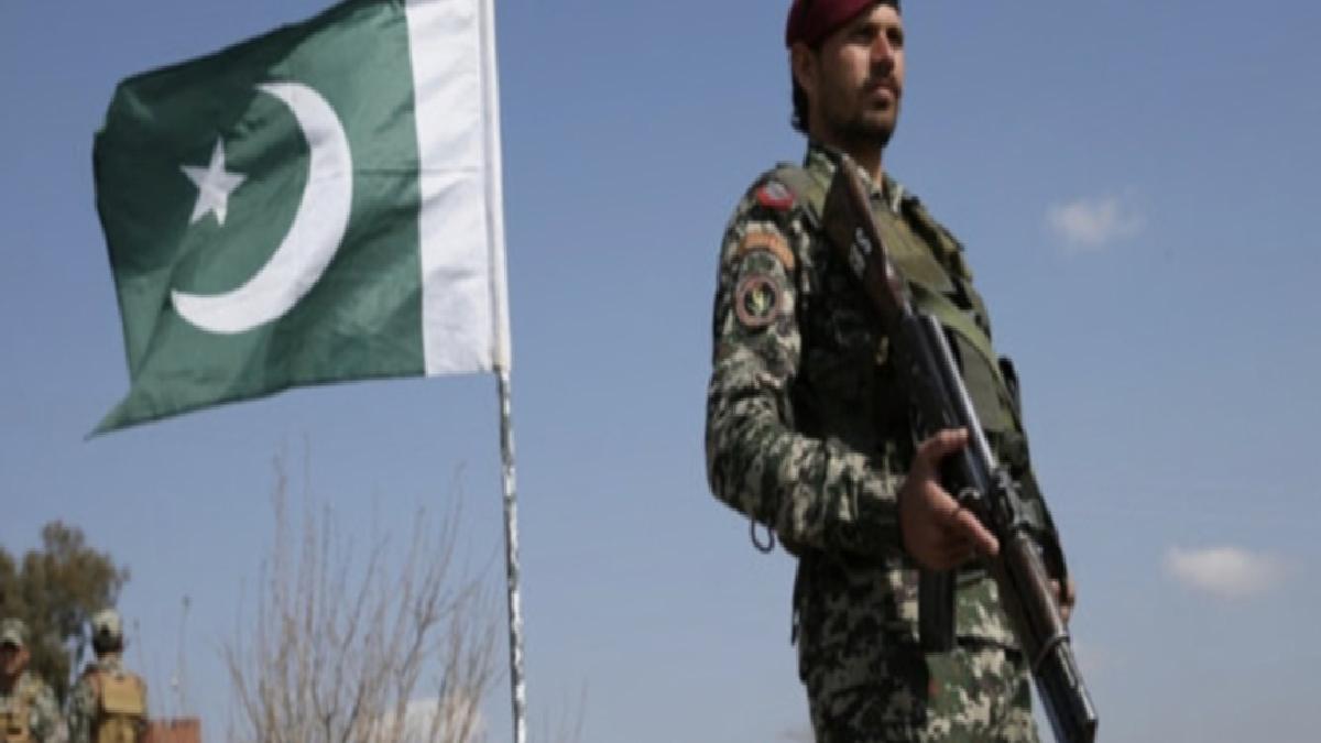 Pakistan, Hindistan’ın taarruzları sonrası orduya ‘karşılık verme’ yetkisi verdi