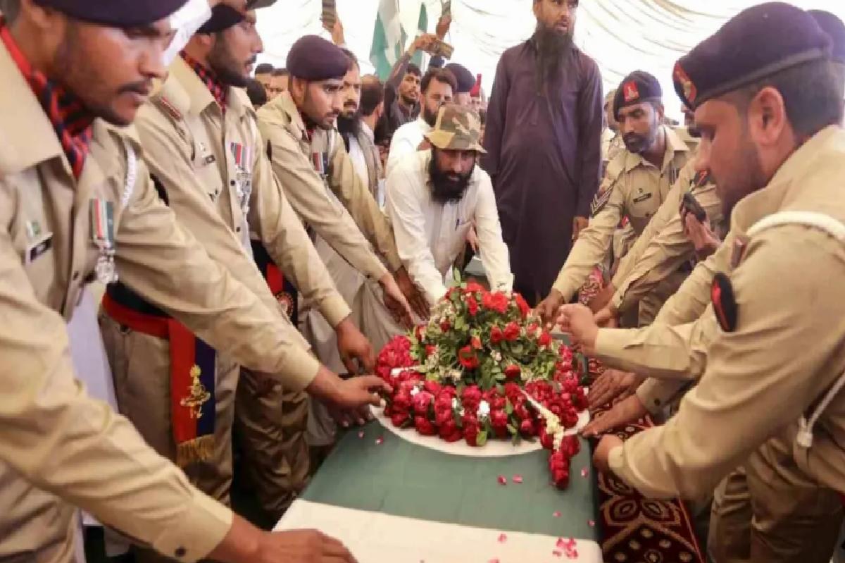 Pakistan Ulusal Güvenlik Kurulu toplandı: “Hindistan’ın saldırısı açıkça savaş eylemi”
