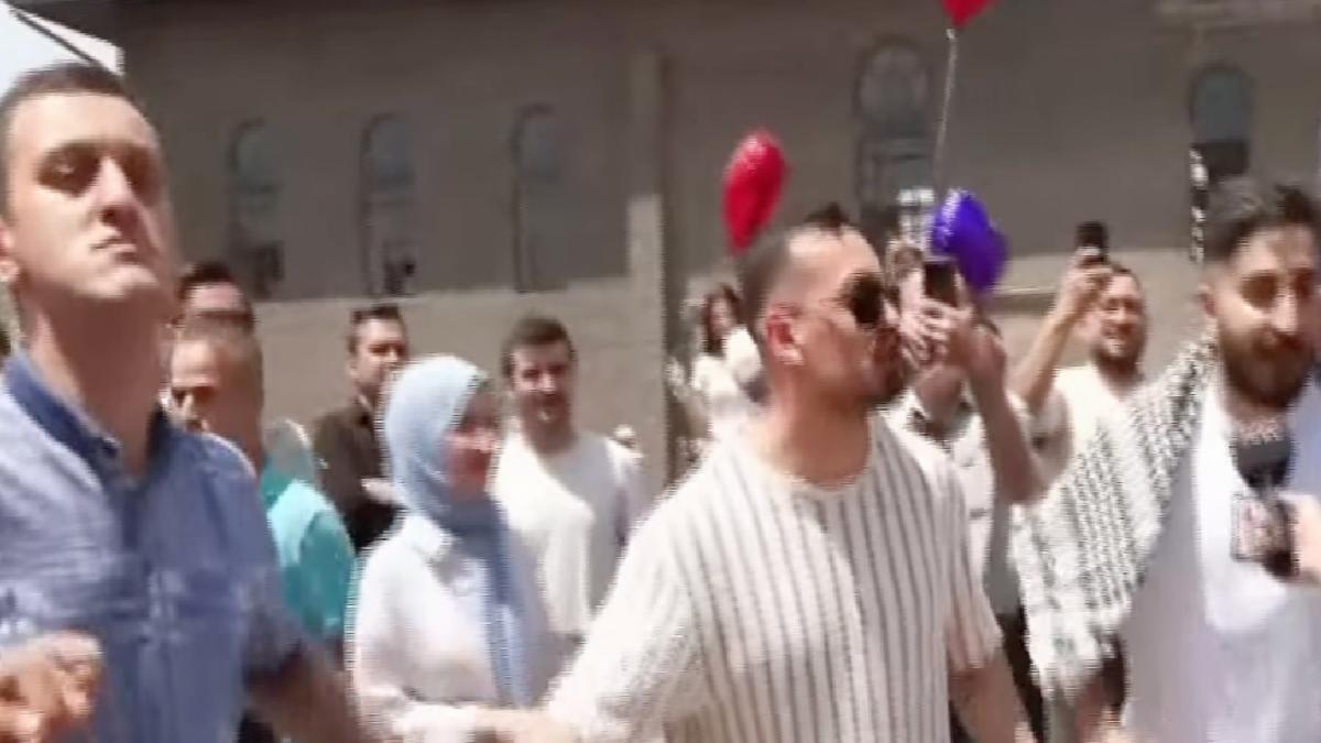 PKK kendisini feshetti: Diyarbakır’da halaylar çekildi