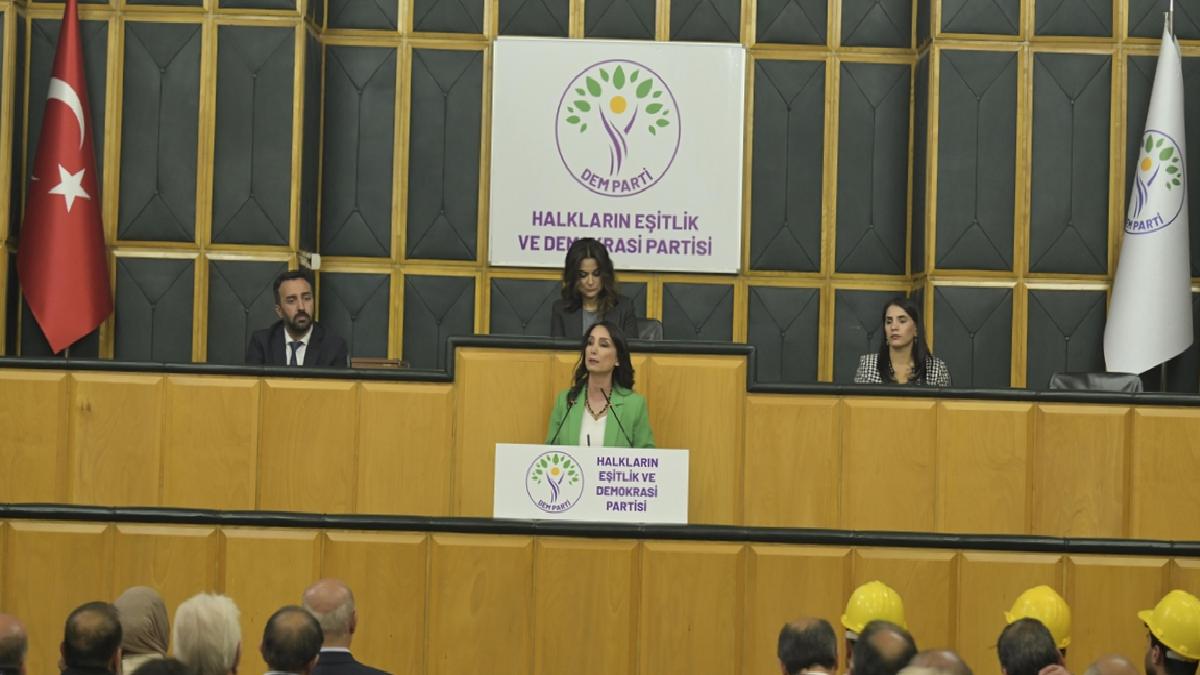 PKK’nın fesih kararından sonra DEM Parti MYK’sını topluyor