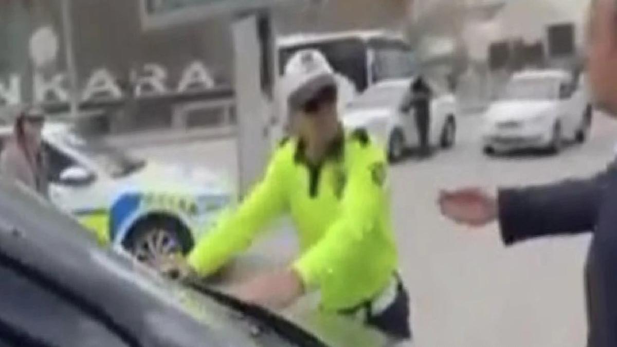 Polisin üzerine CHP parti aracını süren sürücü: Yola devam etmemi vekiller söyledi