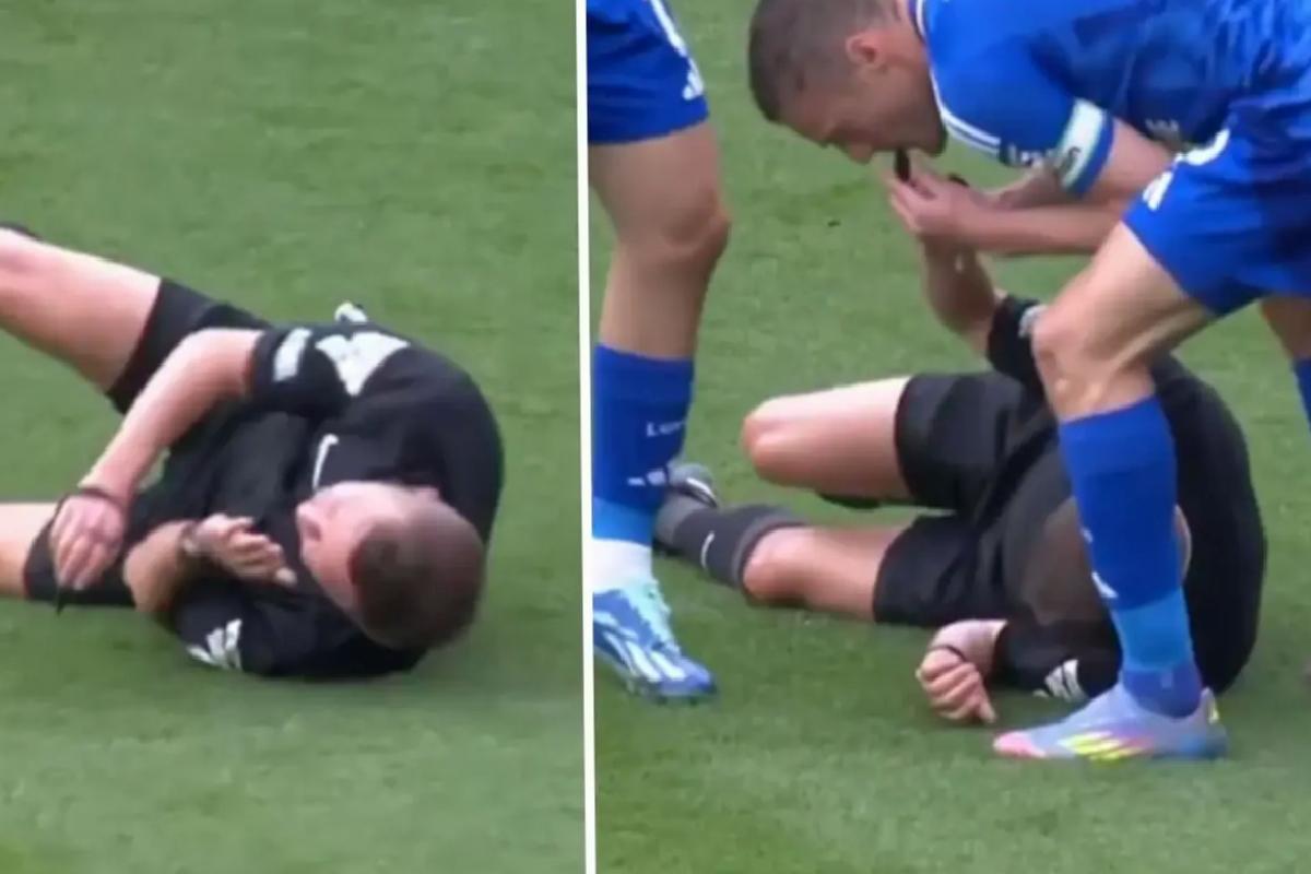Premier Lig’de görülmemiş olay! Vardy, hakemin düdüğünü çaldı