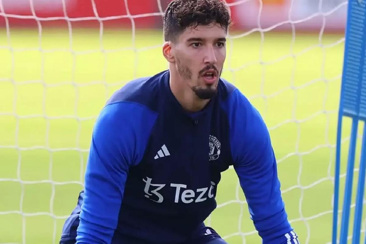 Premier Lig’de ödül verildi! Altay Bayındır yılın golünü yemiş