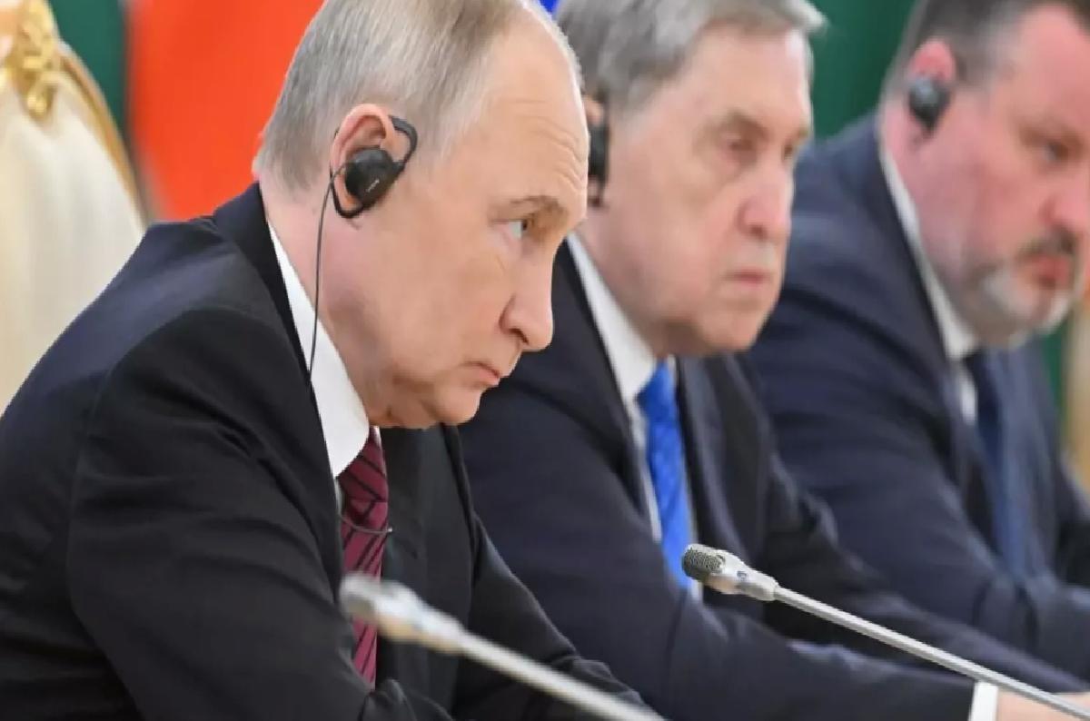 Putin ve Abbas Kremlin’de Bir Ortaya Geldi