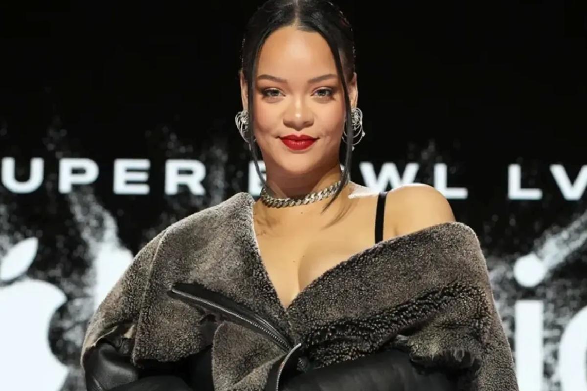 Rihanna’dan Met Gala’da sürpriz hamilelik duyurusu