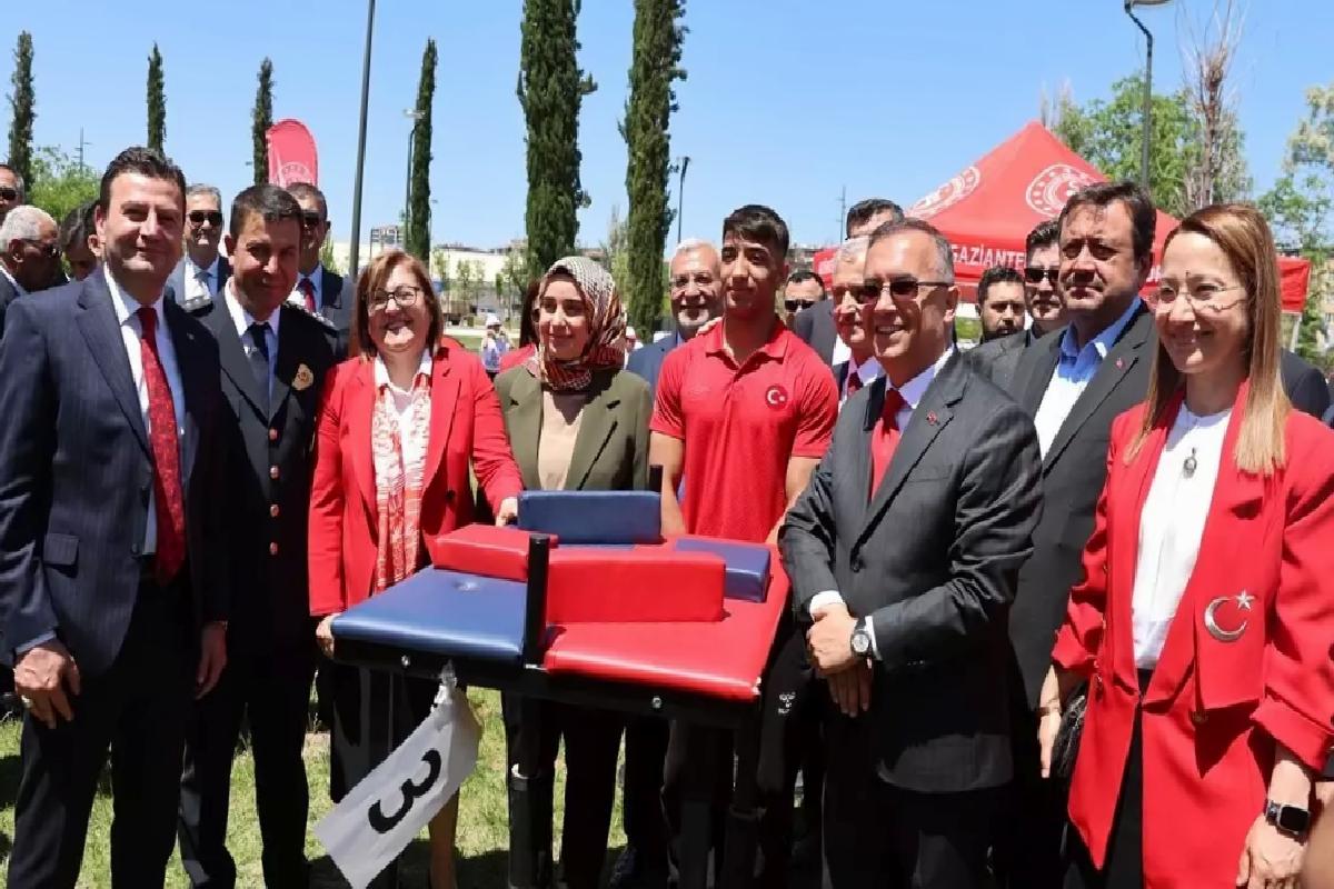 Şahin Bilek Güreşinde Zaferle Ayrıldı