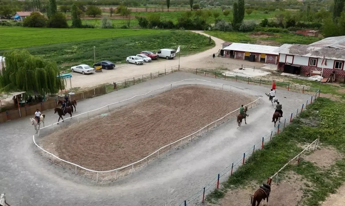 Sarsıntı sonrası tabiatla buluşma: Malatya’da atlı terapiye ilgi artıyor