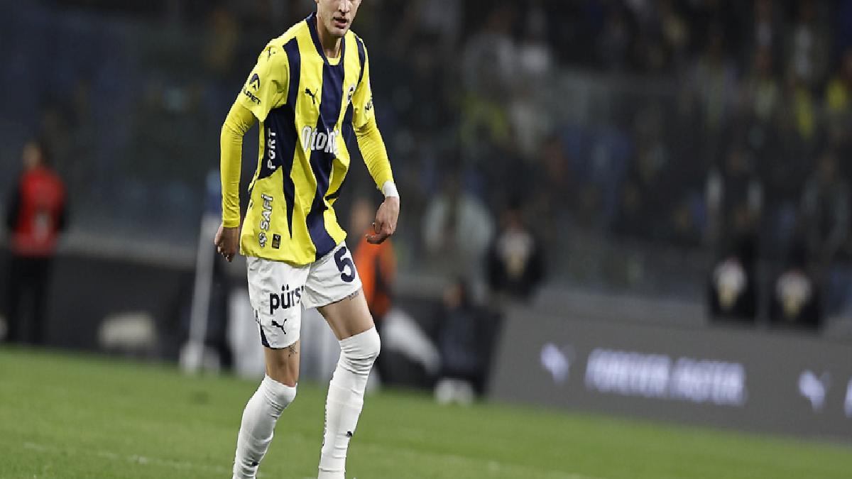 Sebastian Szymanski, profil fotoğrafından Fenerbahçe’yi kaldırdı