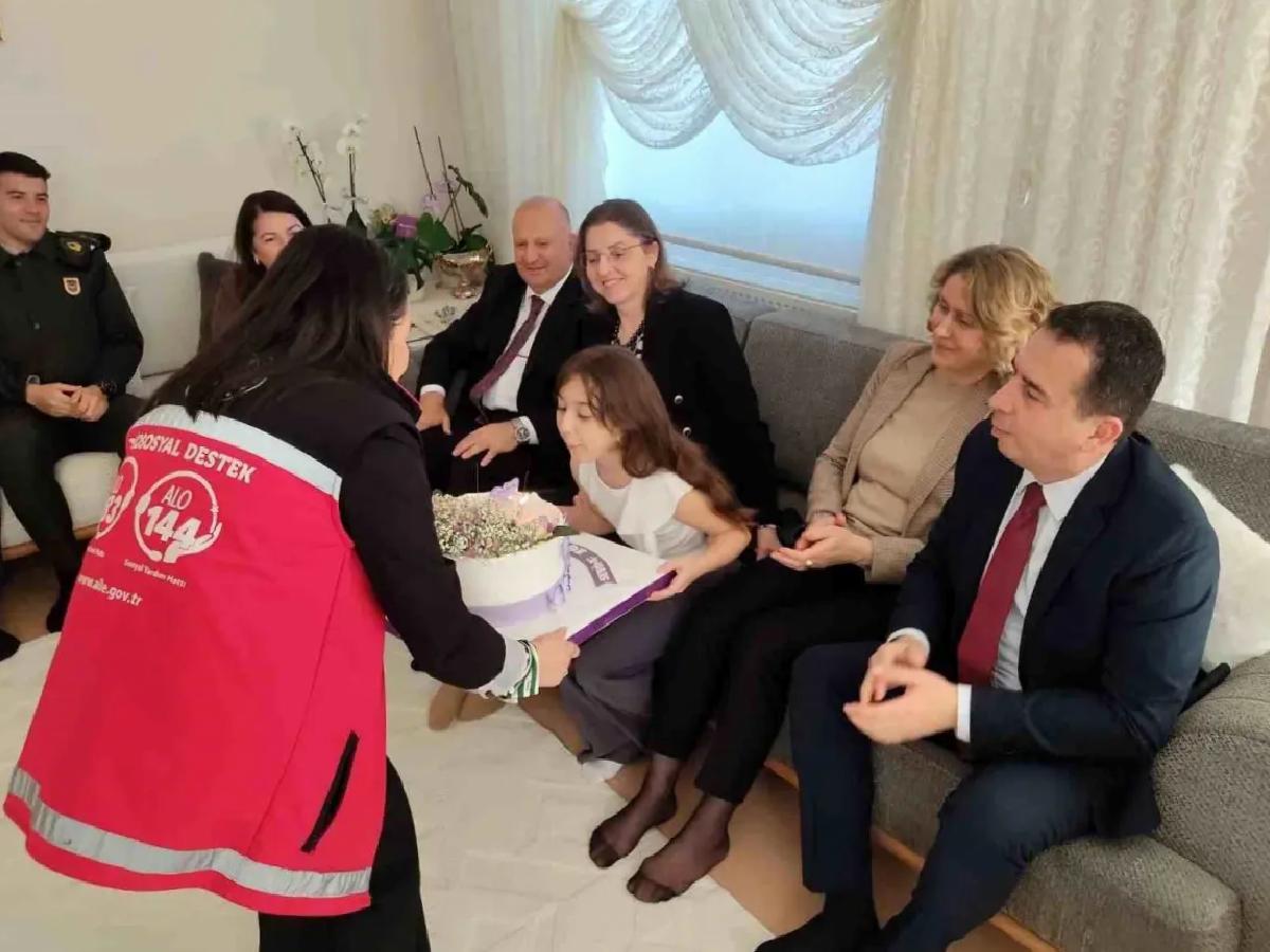Şehit Astsubay Nejdet Aydoğdu’nun kızına doğum günü sürprizi