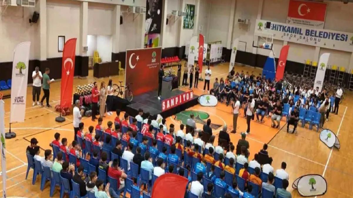 Şehitkamil’de başarılı atletler ödüllendirildi
