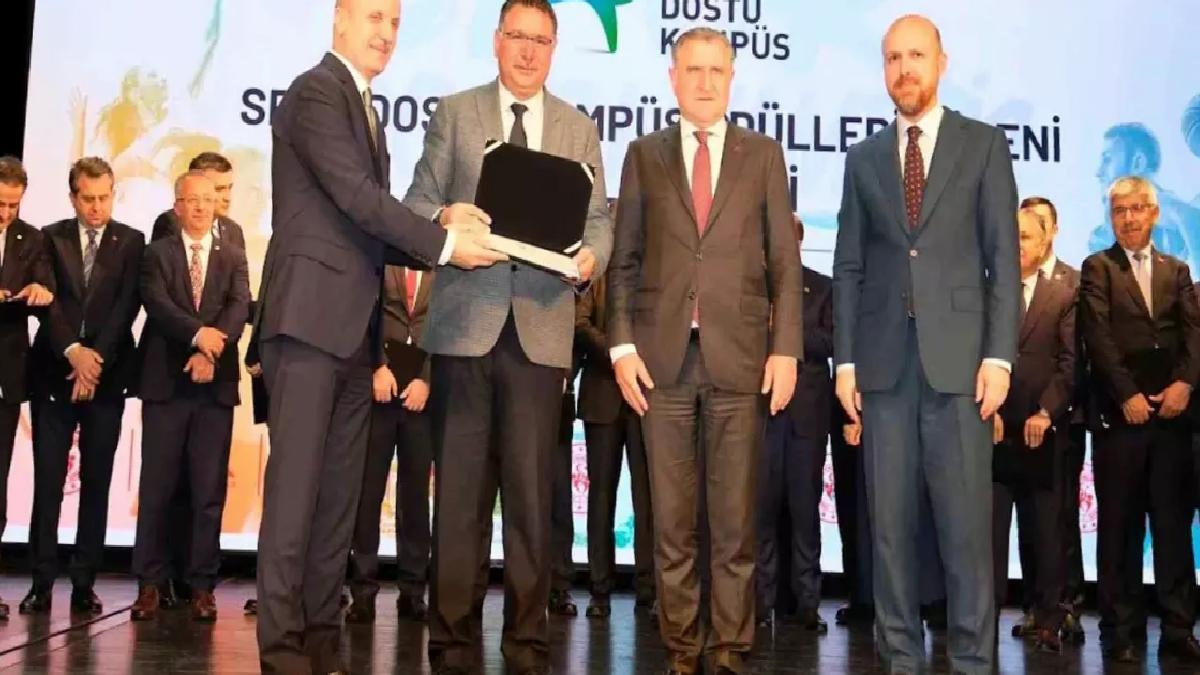 Selçuk Üniversitesi Spor Dostu Mükafatı Aldı