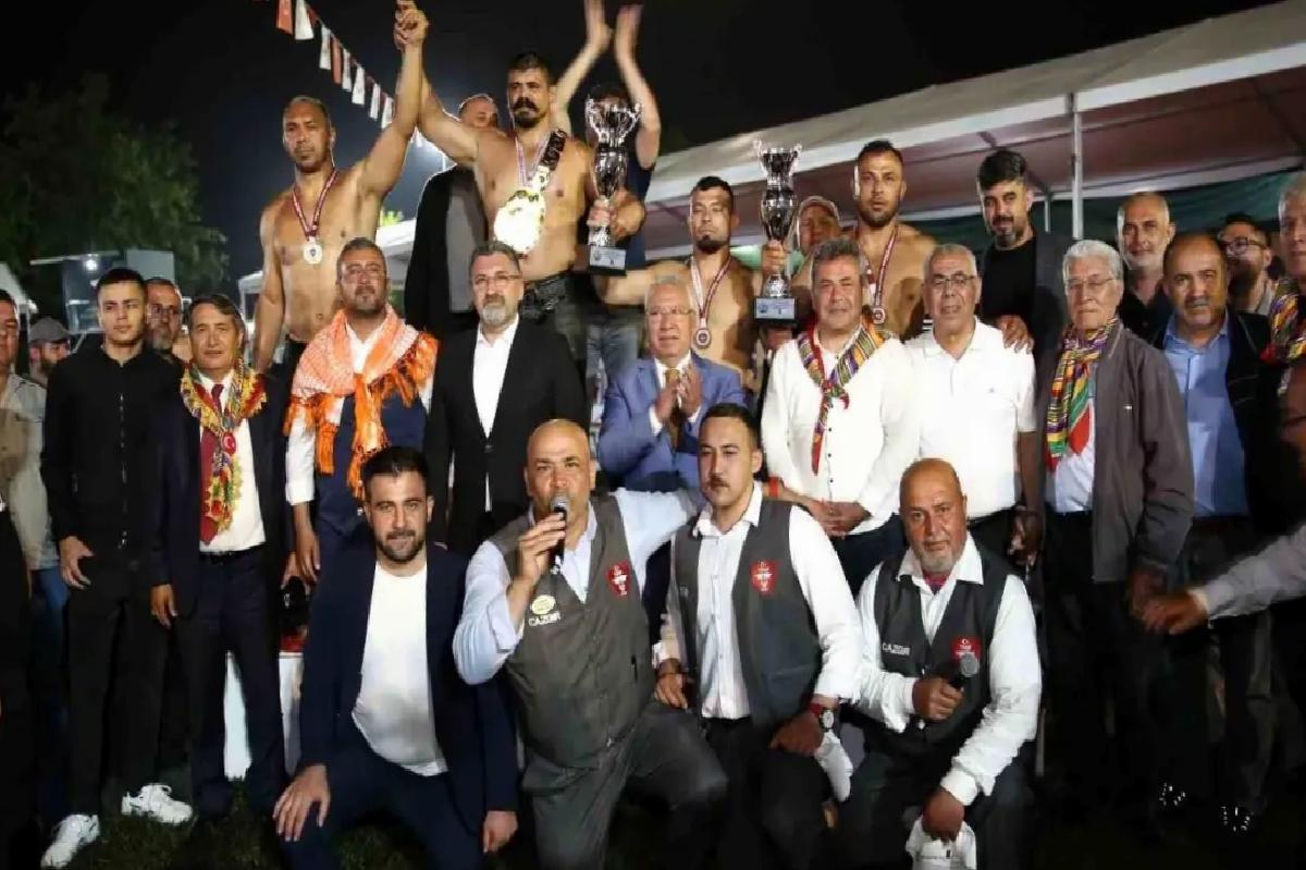 Serik Yağlı Pehlivan Güreşleri’nde Başpehlivan Cengizhan Şimşek Oldu
