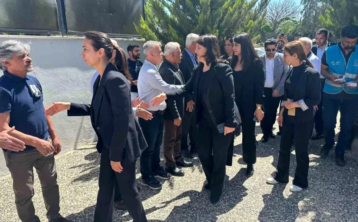 Sırrı Süreyya Başkan İçin Taziye