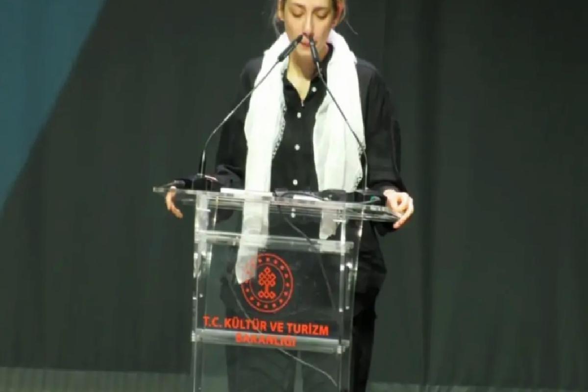 Sırrı Süreyya Başkan’ın kızı babasına yazdığı mektubu okudu
