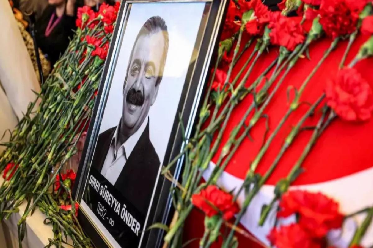 Sırrı Süreyya Lider Son Seyahatine Uğurlandı