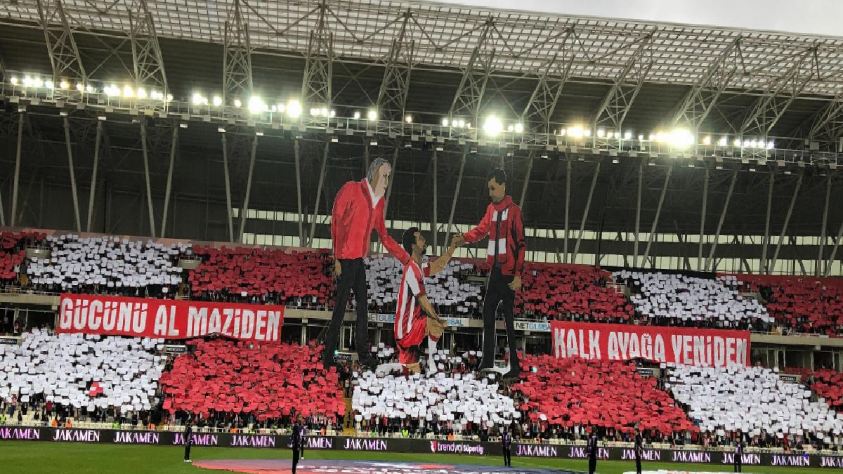 Sivasspor taraftarından Bodrum FK maçında koreografi