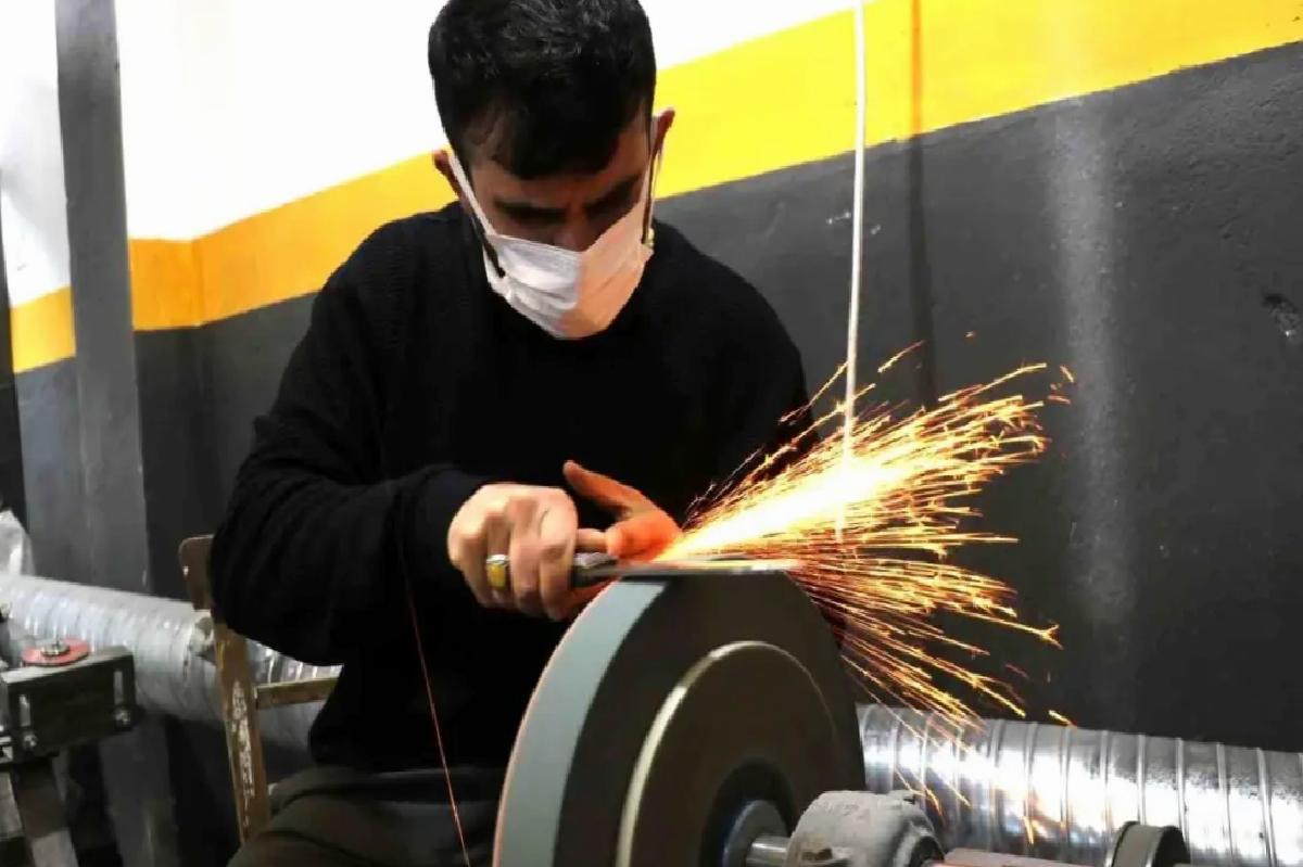 Sivas’ta Bıçak Ustaları Kurban Bayramı İçin Ağır Çalışıyor