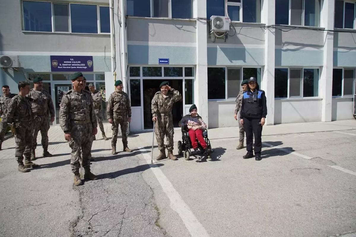 Skolyoz Hastası Barış’ın Polis Olma Hayali Gerçekleşti