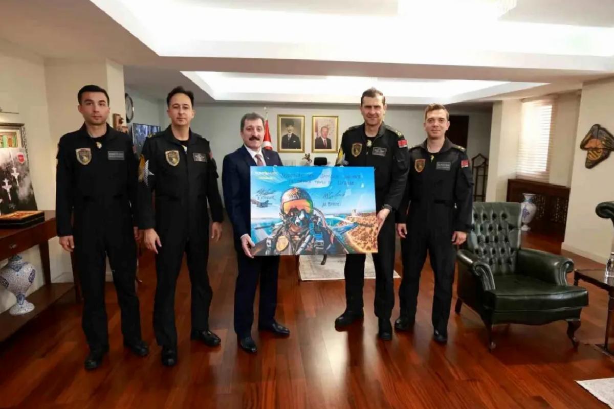 SOLOTÜRK ve Türk Yıldızları’ndan Vali’ye Ziyaret