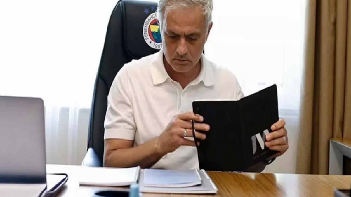 Son maçta Kadıköy’deydi! İşte Mourinho’nun yerine gelecek bir numaralı aday