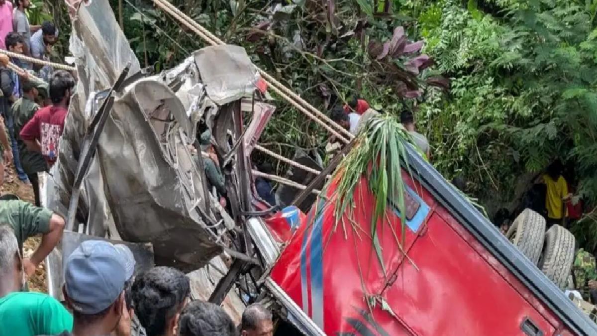 Sri Lanka’da Kazada 20 Meyyit