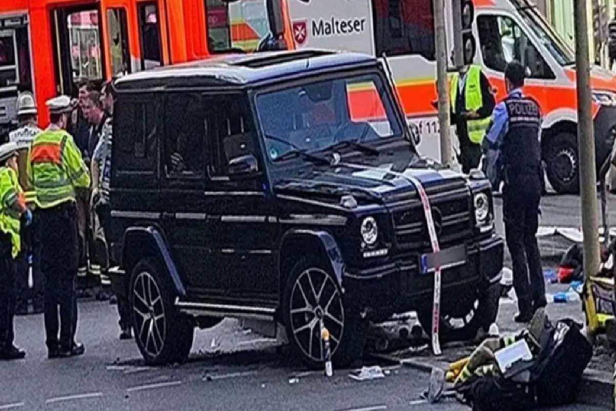 Stuttgart’ta Araç Kalabalığa Daldı: 3 Yaralı