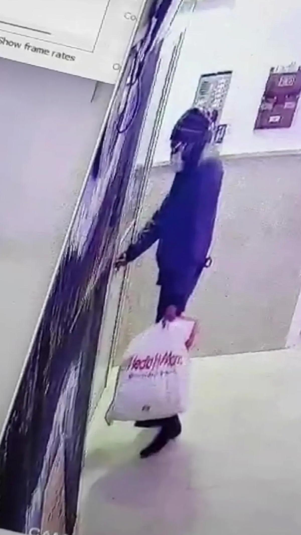 Şüphelinin Apartmana Girişi Kamerada