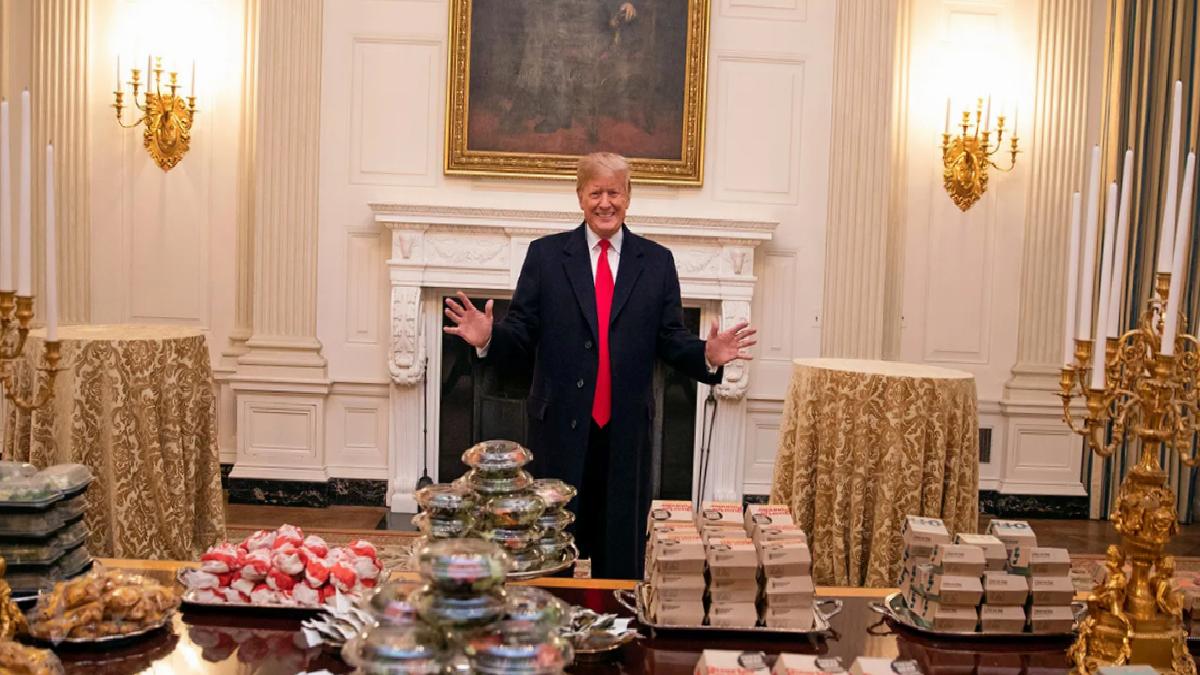 Suudi Arabistan Kraliyet Sarayı’na Trump için taşınabilir McDonald’s şubesi kuruldu